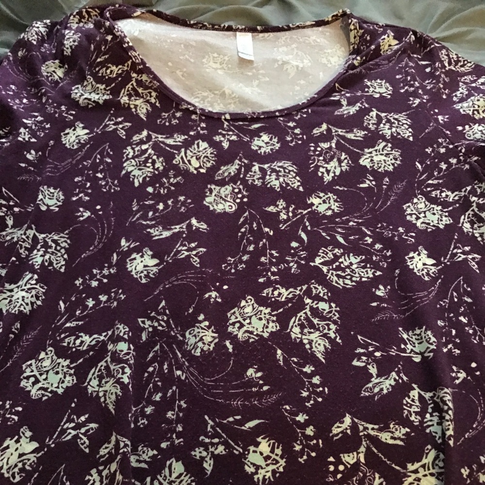 Medium Lularoe Classic t. m PURPLE floral